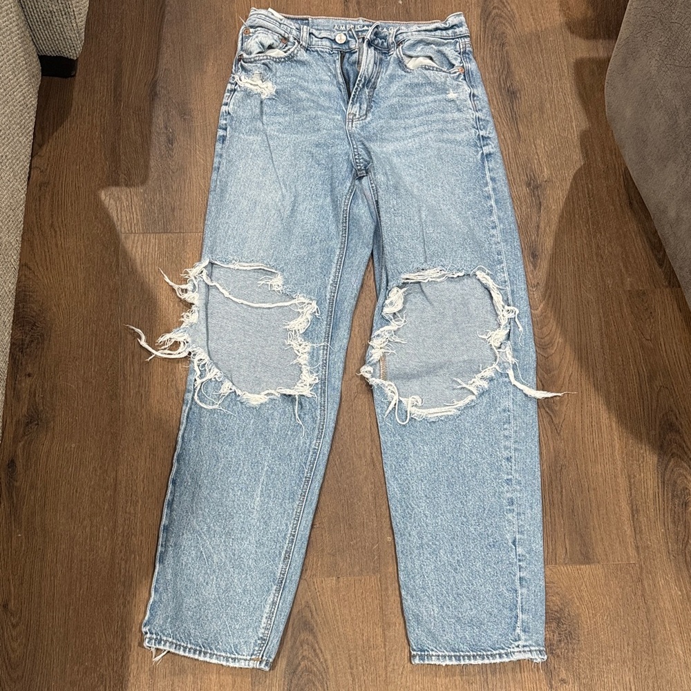 American Eagle Outfitters Light Blue Distressed Straight Leg Jeans